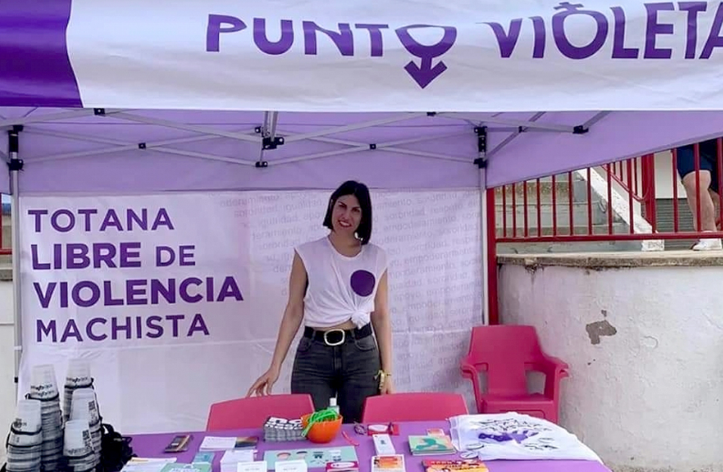Un Punto Violeta buscará garantizar un espacio libre de violencia de género durante Jueves y Viernes Santo en Totana